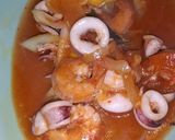 Foto langkah ke 5 dari resep Seafood saus padang.