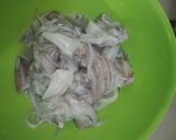 Foto langkah ke 1 dari resep Cumi Saos Tiram Bumbu Simple.