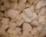Foto del paso 2 de la receta: "Lomo de cerdo al pimiento" en una cama de espárragos y puré