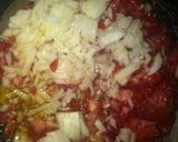 Foto del paso 2 de la receta: Guiso de salchichas con longaniza ahumada