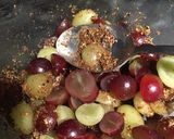 A picture of step 5 of Grape pickles.