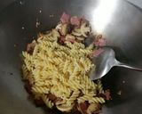 Foto langkah ke 3 dari resep Fusilli Aglio Olio Smoked Beef.