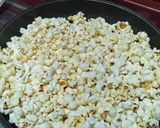 Foto langkah ke 2 dari resep Popcorn.