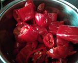 A picture of step 1 of Mirchi ki chutney.