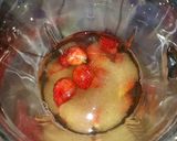Foto langkah ke 3 dari resep Puding Susu Strawberry (Merah Putih).
