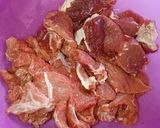 Foto langkah ke 1 dari resep Tumis Manis Daging Sapi.