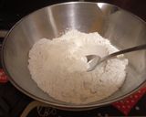 Foto del passaggio 3 della ricetta Ciambella sofficissima alla panna