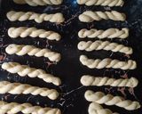 Foto langkah ke 5 dari resep Kkwabaegi | Korean Twisted Donut |Donat Kepang.