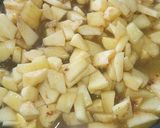 صورة لخطوة 2 من وصفة قاطو بتفاح مقرمش و بنين😋🍎🍎🍏🍏