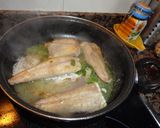 Foto del paso 5 de la receta: Rape con patatas, almejas y gambitas