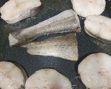 Foto del paso 1 de la receta: Merluza a la bilbaína