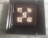 A picture of step 4 of Oreo Brownie Ice cream Sandwich.