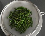 A picture of step 1 of Spring vegetable creamy dill pasta.