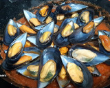 Foto del paso 4 de la receta: Mejillones con tomate