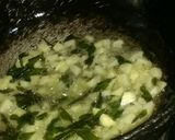 A picture of step 2 of Seviya upma.