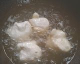 A picture of step 3 of Dahi Vada.