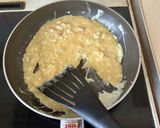 Φωτογραφία βήματος 5 της συνταγής Scrambled eggs με Cottage Cheese και χυμό