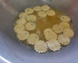 Foto langkah ke 4 dari resep Keripik Pangsit Bawang Mocaf.