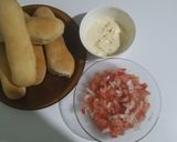 Foto del paso 4 de la receta: Pan casero relleno de salchicha y salsa criolla