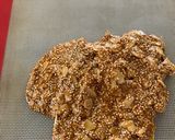 A picture of step 3 of Quinoa and almonds brittle.