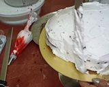 हार्ट शेप रेड वेलवेट केक (heart shape Red velvet cake recepie in hindi) रेसिपी चरण 13 फोटो