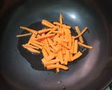 A picture of step 3 of Veg hakka Noodles.