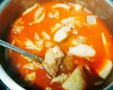 Hình bước làm 3 của món Canh kim chi hải sản