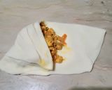 A picture of step 2 of Chicken Arabi bun.