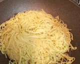A picture of step 3 of Cheesy Baked Tiger Prawns with Yi Mein Noodles.