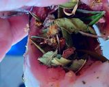 Foto del paso 10 de la receta: Dorada a la sal con hierbas aromáticas frescas y hojas de té