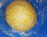 A picture of step 4 of Bread rolls.