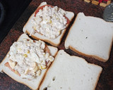 Foto del paso 2 de la receta: Sándwich de ensaladilla de atún, maíz, huevo duro y mayonesa