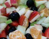 Foto langkah ke 1 dari resep Salad Buah ala Indi.