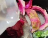 Foto langkah ke 2 dari resep Sirup Kulit Buah Naga.
