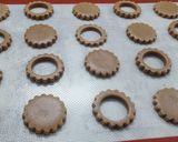 Foto del paso 7 de la receta: 🫖 Galletitas rellenas con dulce de leche o dulce de frambuesa 🫖Masa de mantequilla de maní al cacao