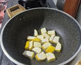 Foto langkah ke 1 dari resep Tumis tahu sosin sawi hijau ala fe.