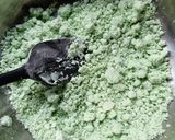 Foto langkah ke 3 dari resep Kue Putu dengan Cetakan.