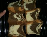 Foto langkah ke 8 dari resep Marble Chiffon Cake.