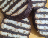 A picture of step 7 of Lazy Biscuit cocoa butter Slice Cake.