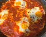 Foto del paso 3 de la receta: Huevos al plato en 10 minutos