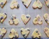 Une image de l'étape 3 de Sablés aux canneberges et raisins secs 😊.