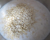 Foto del paso 1 de la receta: Desayuno nutritivo con leche de almendras, avena, platano y Agua de Mar