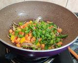 A picture of step 7 of Indian Style Veggies Pasta.