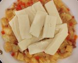Foto del paso 4 de la receta: Tortilla de papa RELLENA 😋