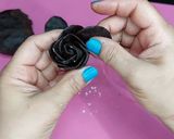 A picture of step 7 of Chocolate flowers.