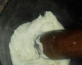 A picture of step 2 of Ofe nsala with chicken and pounded yam.