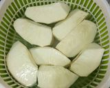 Hình bước làm 1 của món Sake Hấp Lá Dứa