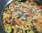 Foto del paso 2 de la receta: Tortilla de patata y pimiento rojo