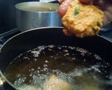 A picture of step 10 of Onion Bhaji Pakora.
