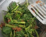 Foto langkah ke 3 dari resep Tumis kangkung.